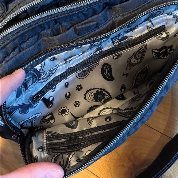 Lug Trolly Crossbody in black, like new - Picture 8 of 11